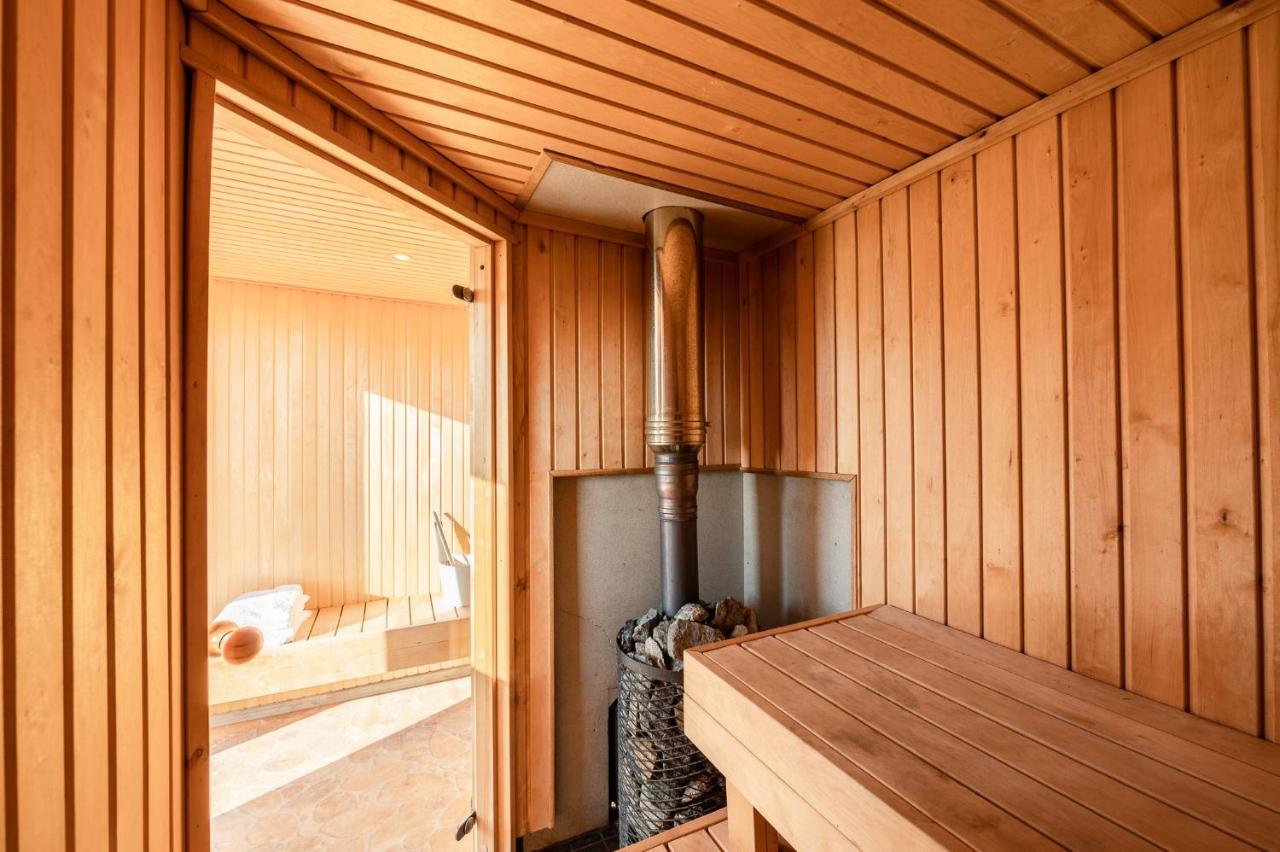 Pakri Parun Aparthotel Paldiski Exteriör bild