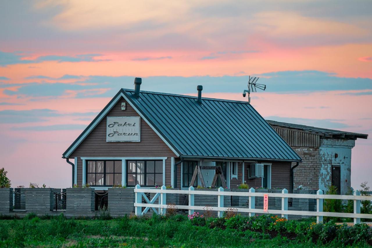 Pakri Parun Aparthotel Paldiski Exteriör bild