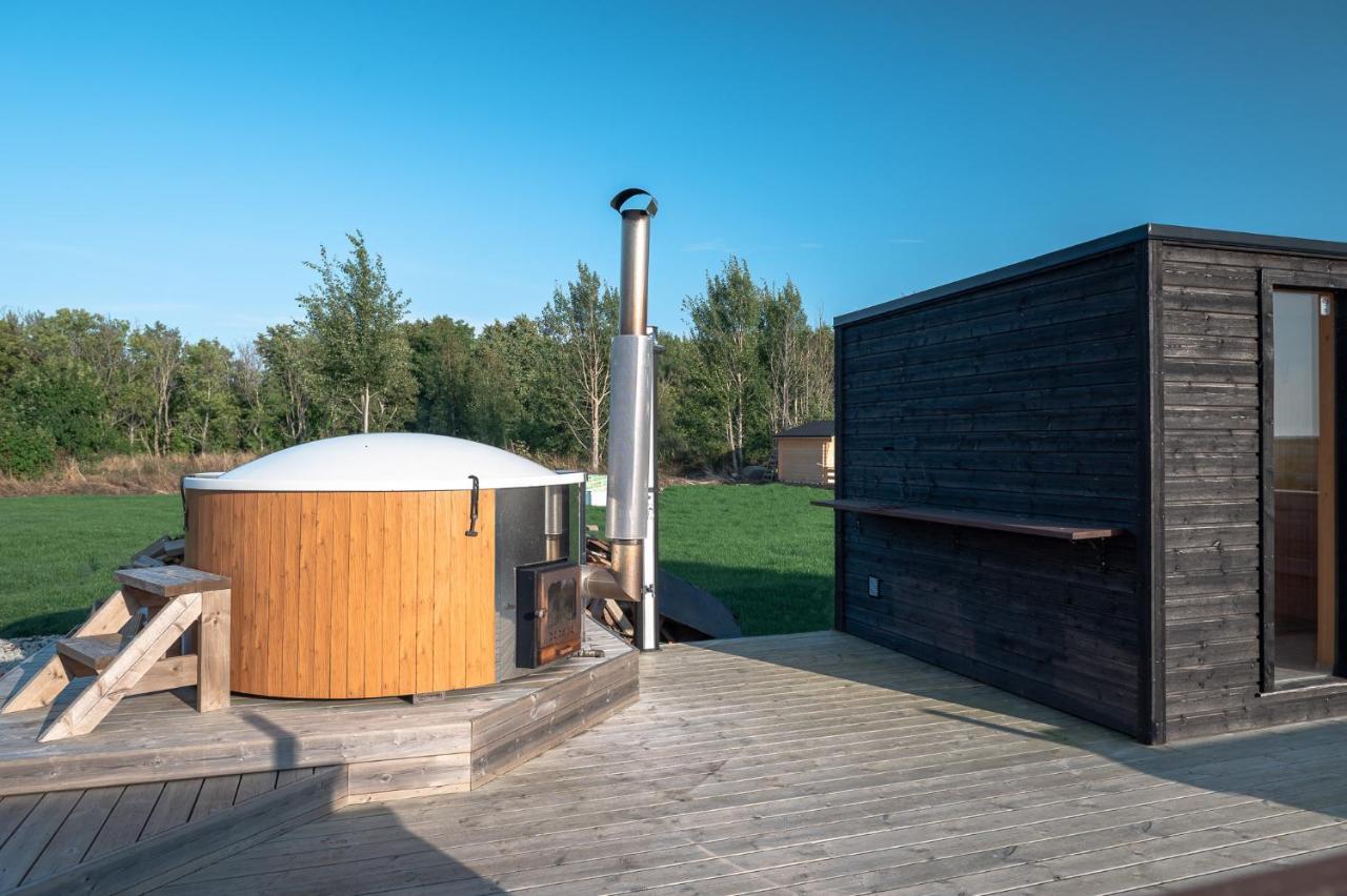 Pakri Parun Aparthotel Paldiski Exteriör bild