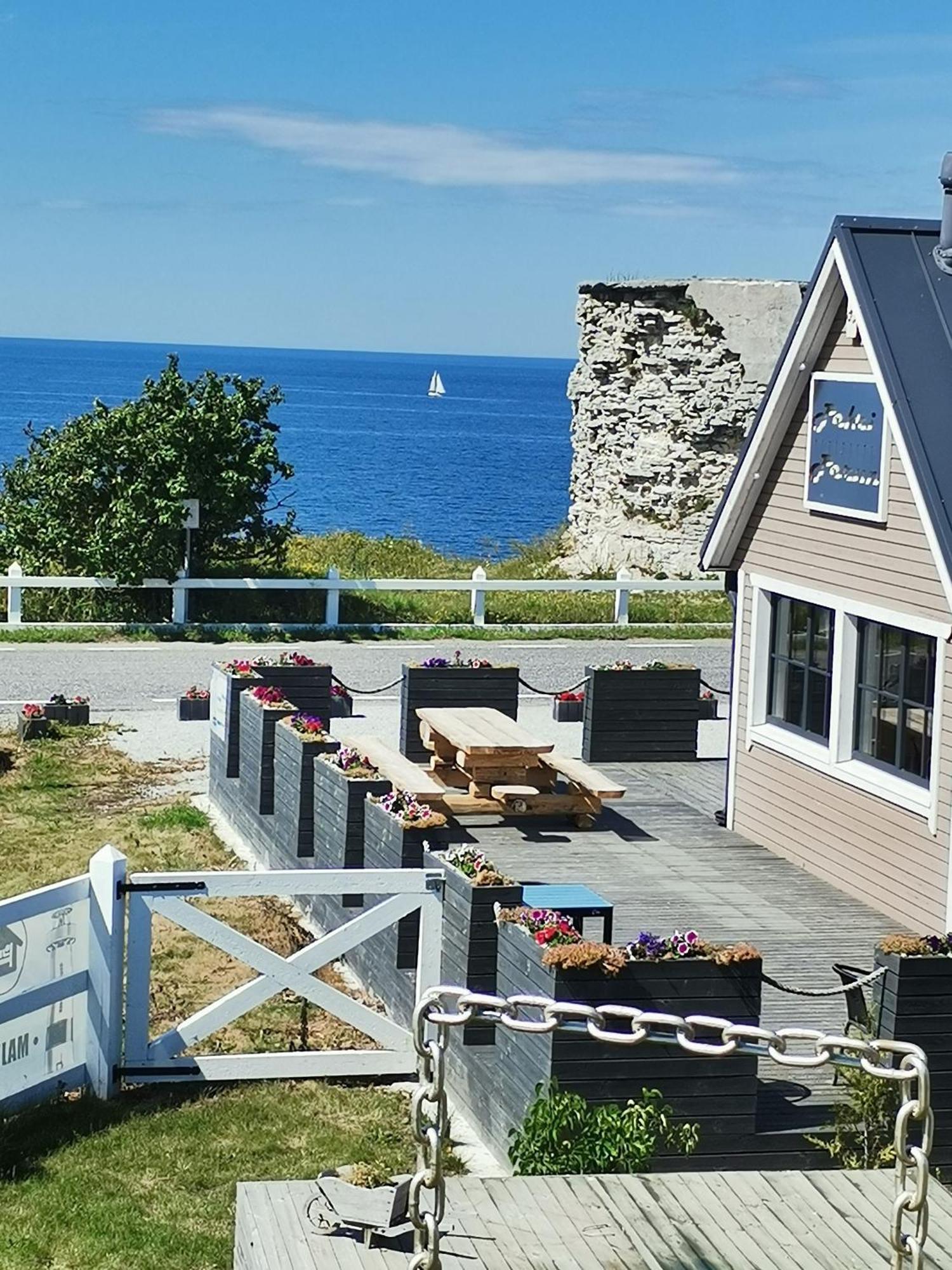 Pakri Parun Aparthotel Paldiski Exteriör bild